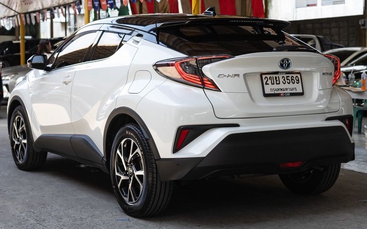 Toyota C-HR 2022 1.8 Hybrid Premium Safety Utility-car ไฮบริด ไม่ติดแก๊ส เกียร์อัตโนมัติ ขาว รูปที่ 4