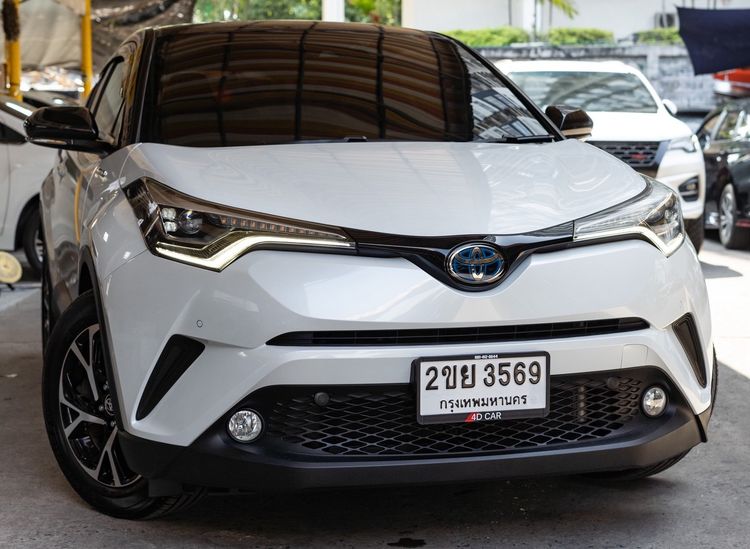 Toyota C-HR 2022 1.8 Hybrid Premium Safety Utility-car ไฮบริด ไม่ติดแก๊ส เกียร์อัตโนมัติ ขาว รูปที่ 3