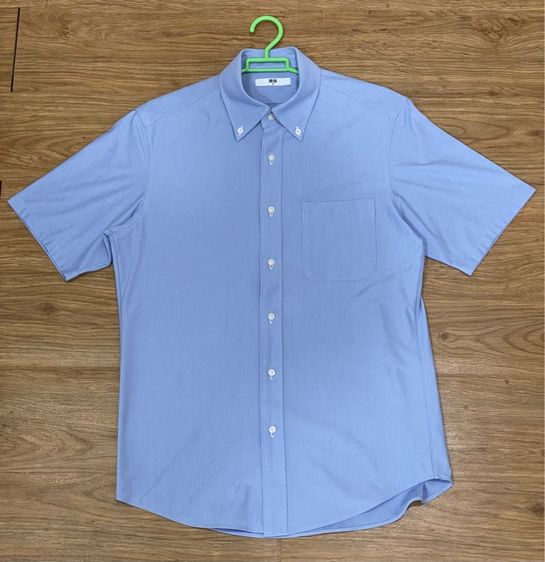 ฟ้า EU 40 อื่นๆ เสื้อเชิ้ตแขนสั้น แบรนด์ Uniqlo มือสอง