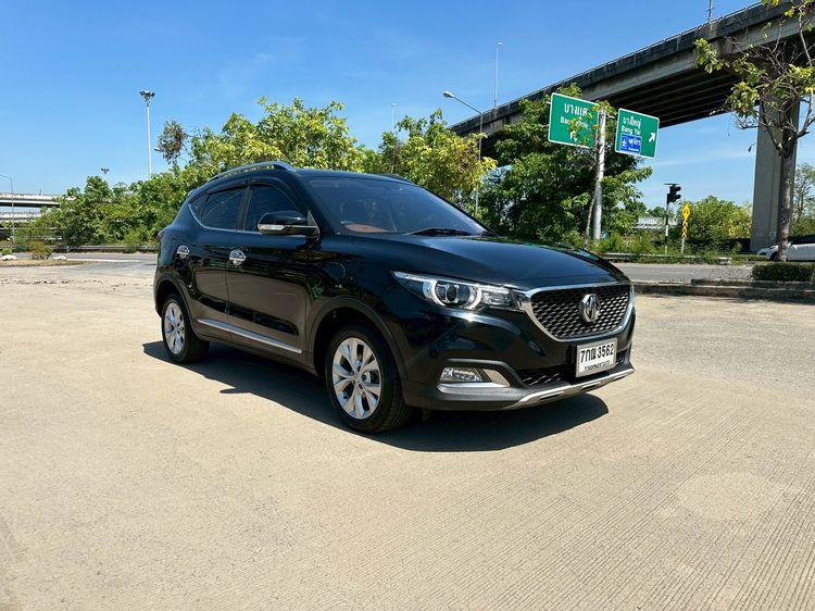 รถ MG ZS 1.5 D สี ดำ