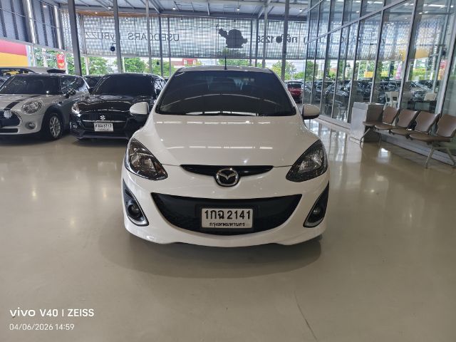 Mazda Mazda 2 2012 1.5 Elegance Spirit Sedan เบนซิน ไม่ติดแก๊ส เกียร์อัตโนมัติ ขาว รูปที่ 3