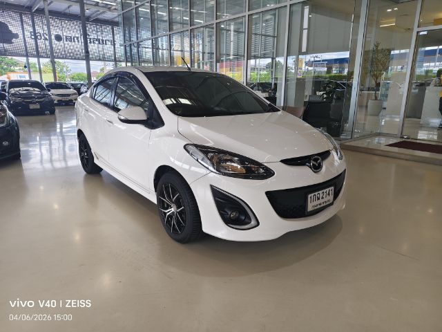 Mazda Mazda 2 2012 1.5 Elegance Spirit Sedan เบนซิน ไม่ติดแก๊ส เกียร์อัตโนมัติ ขาว รูปที่ 2