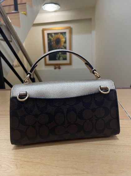 Coach Tilly Top Handle รูปที่ 3