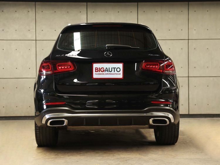 Mercedes-Benz GLC-Class 2022 GLC300e Utility-car ปลั๊กอินไฮบริด (PHEV) ไม่ติดแก๊ส เกียร์อัตโนมัติ ดำ รูปที่ 4