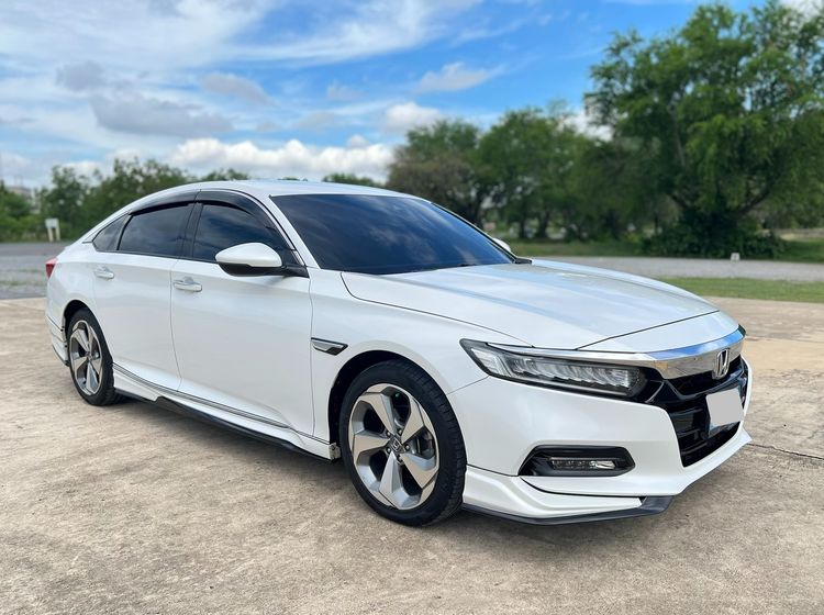 รถ Honda Accord 1.5 Turbo EL สี ขาว