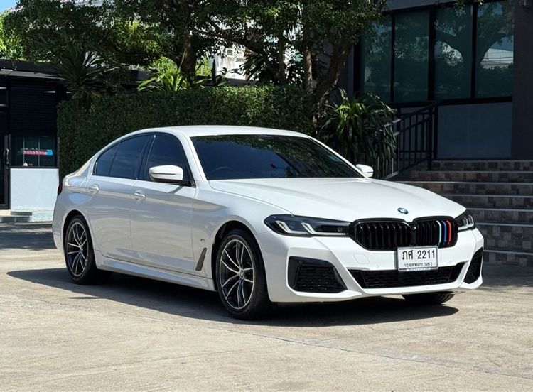 BMW Series 5 2022 520d Sedan ดีเซล ไม่ติดแก๊ส เกียร์อัตโนมัติ ขาว