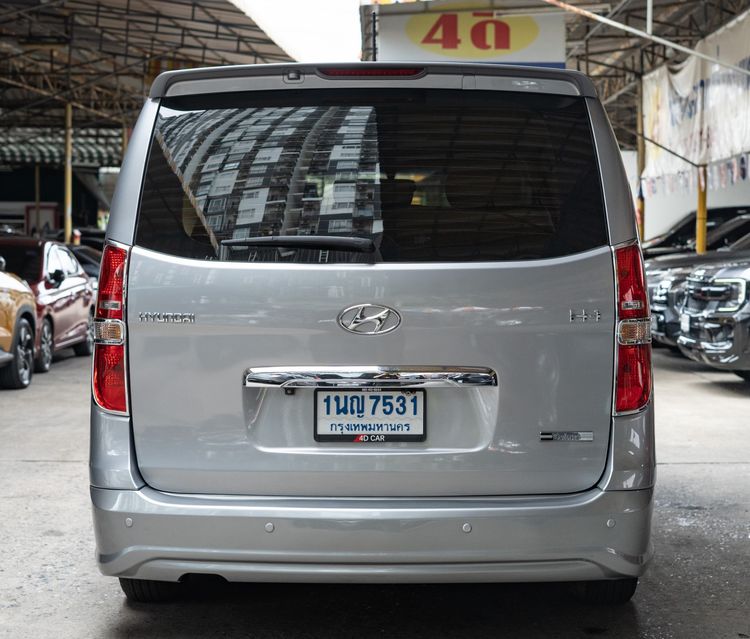 Hyundai H-1  2018 2.5 Deluxe Van ดีเซล ไม่ติดแก๊ส เกียร์อัตโนมัติ เทา รูปที่ 4