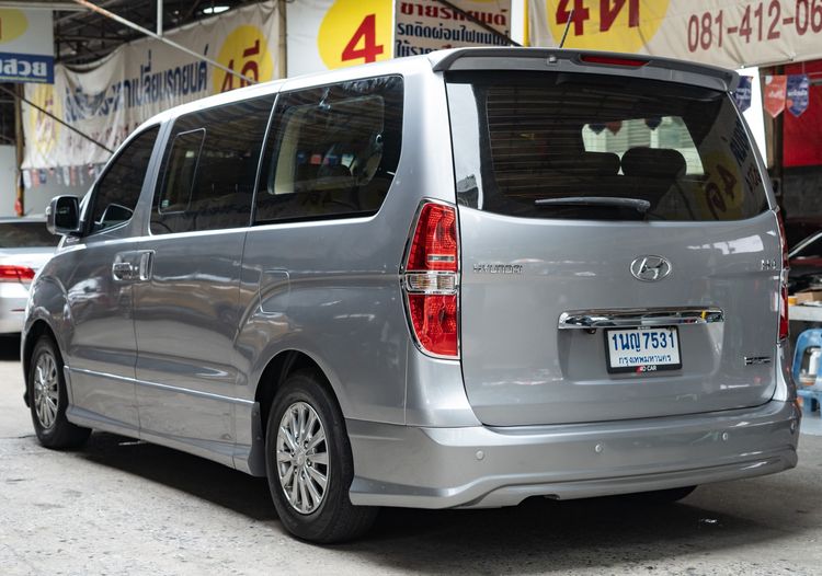 Hyundai H-1 2018 2.5 Deluxe Van ดีเซล ไม่ติดแก๊ส เกียร์อัตโนมัติ เทา รูปที่ 3