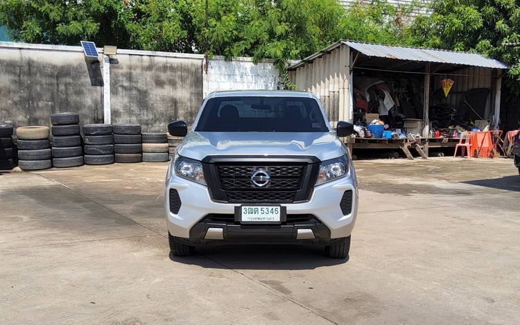 Nissan Navara 2021 2.5 S Pickup ดีเซล ไม่ติดแก๊ส เกียร์ธรรมดา บรอนซ์เงิน รูปที่ 2