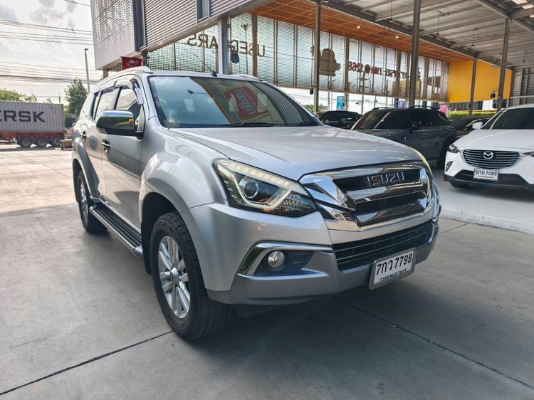 รถ Isuzu MU-X 1.9 สี บรอนซ์เงิน