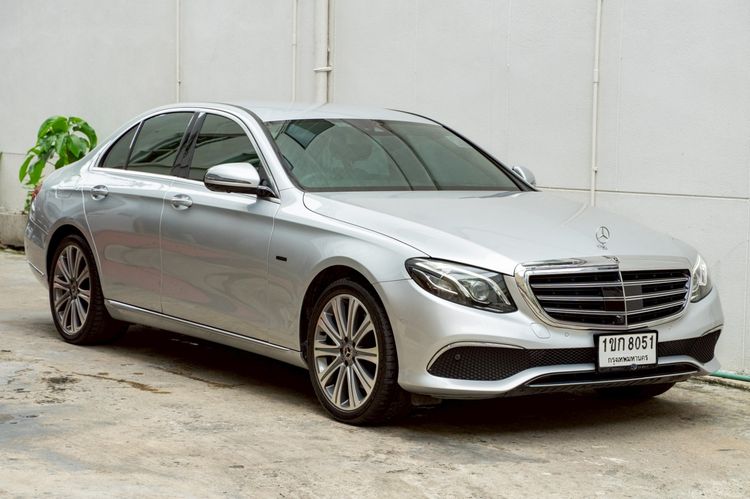 รถ Mercedes-Benz E-Class E350 สี บรอนซ์เงิน