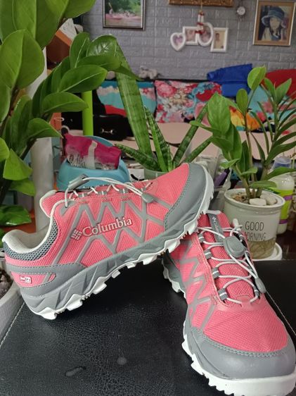 รองเท้าเดินป่าผู้หญิงรุ่น Columbia Peakfreak X2 OutDry สีชมพู-เทา  