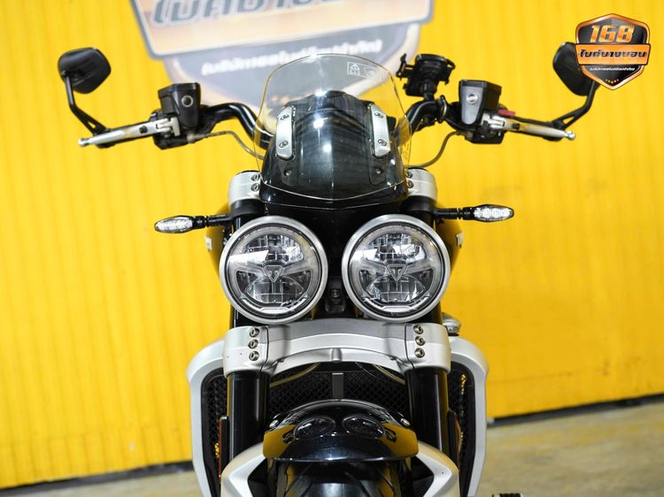 Triumph ROCKET 3 GT จดปี 2022 ฟรีดาวน์ออกรถใช้เงิน 0 บาท รูปที่ 4
