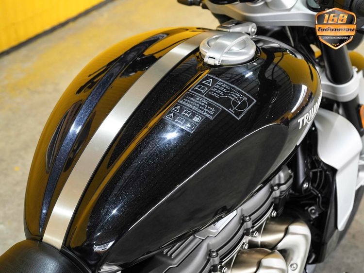 Triumph ROCKET 3 GT จดปี 2022 ฟรีดาวน์ออกรถใช้เงิน 0 บาท รูปที่ 13