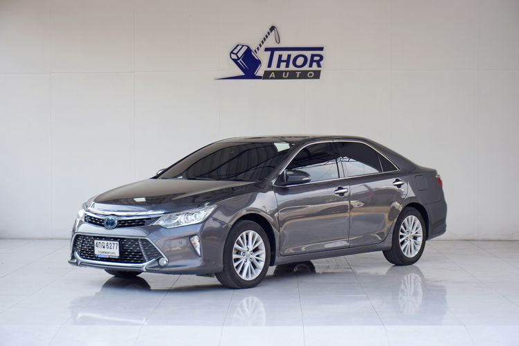 รถ Toyota Camry 2.5 Hybrid Premium สี เทา