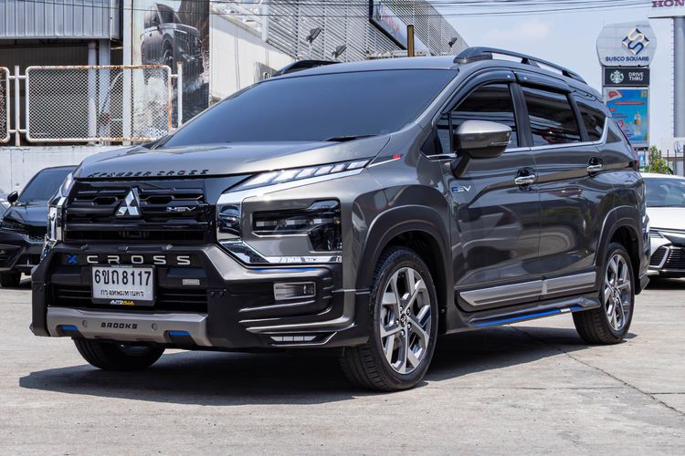 รถ Mitsubishi Xpander Cross 1.6 HEV สี เทา