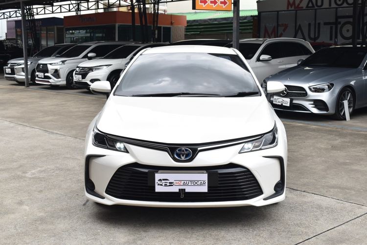 Toyota Altis 2019 1.8 Hybrid High Sedan ไฮบริด ไม่ติดแก๊ส เกียร์อัตโนมัติ ขาว รูปที่ 2