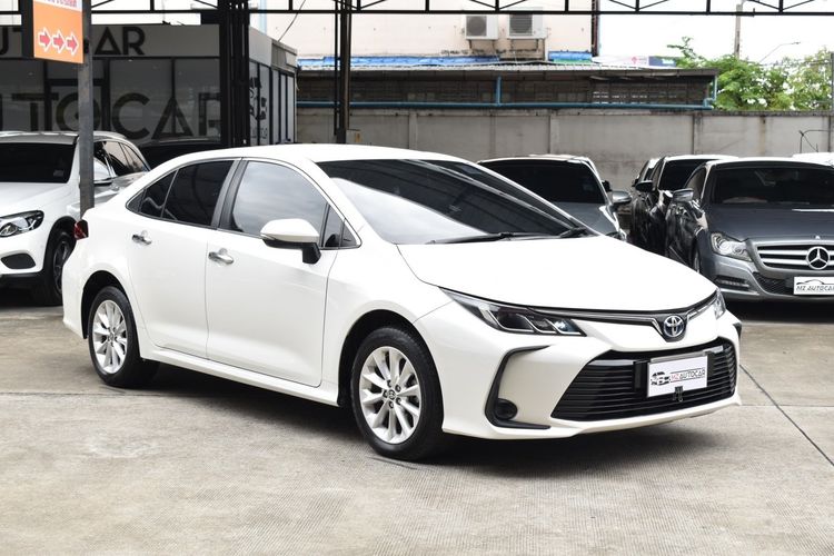Toyota Altis 2019 1.8 Hybrid High Sedan ไฮบริด ไม่ติดแก๊ส เกียร์อัตโนมัติ ขาว