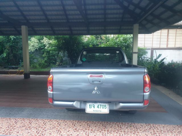 Mitsubishi Triton 2010 2.4 CNG Pickup เบนซิน ไม่ติดแก๊ส เกียร์ธรรมดา เทา รูปที่ 2