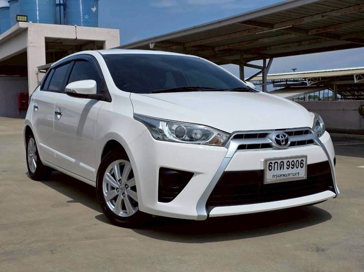Toyota Yaris 2017 1.5 E Sedan เบนซิน ไม่ติดแก๊ส เกียร์อัตโนมัติ ขาว รูปที่ 2