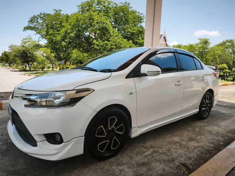 รถ Toyota Vios 1.5 J สี ขาว