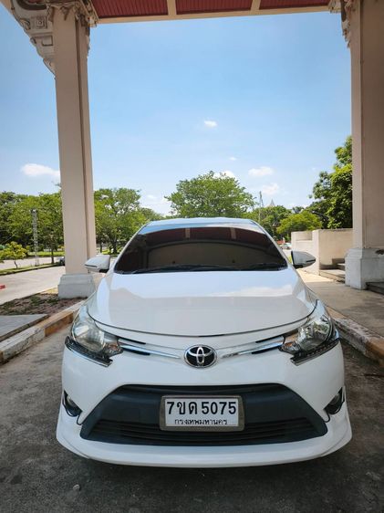 รถ Toyota Vios 1.5 J สี ขาว
