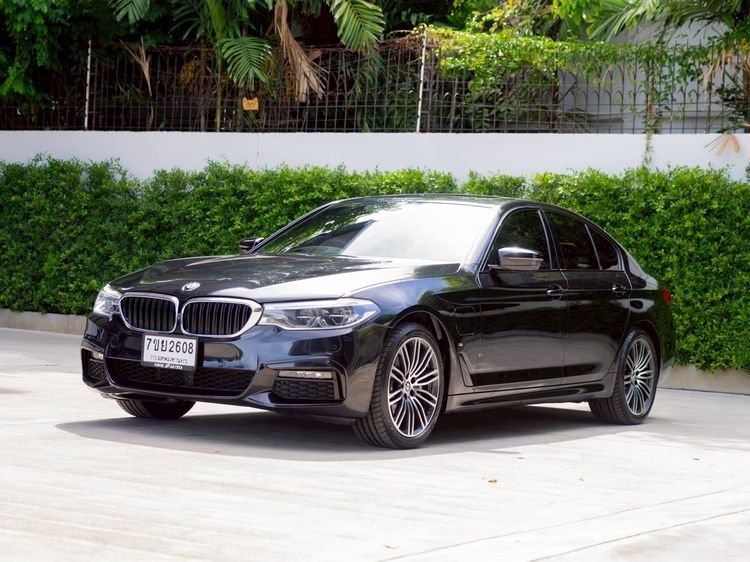 รถ BMW Series 5 530e สี ดำ