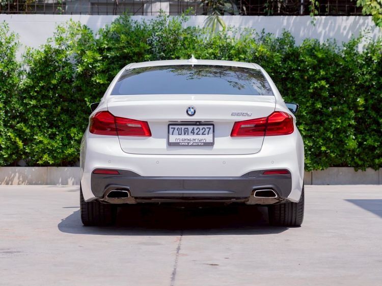 BMW Series 5 2019 530e Sedan ปลั๊กอินไฮบริด (PHEV) ไม่ติดแก๊ส เกียร์อัตโนมัติ ขาว รูปที่ 4