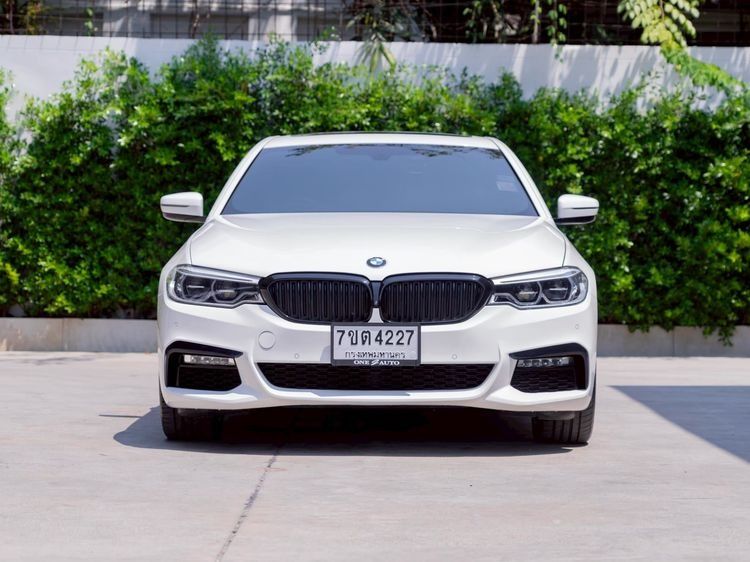 BMW Series 5 2019 530e Sedan ปลั๊กอินไฮบริด (PHEV) ไม่ติดแก๊ส เกียร์อัตโนมัติ ขาว รูปที่ 3