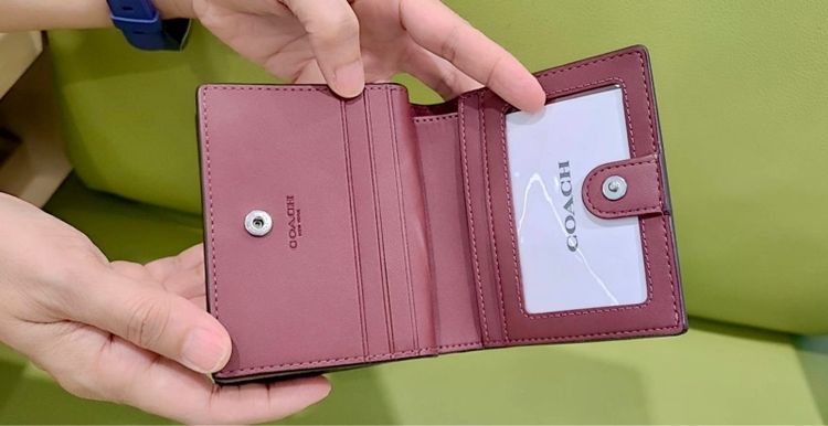 กระเป๋าสตางค์ใบสั้น Heritage Snap Wallet รูปที่ 5
