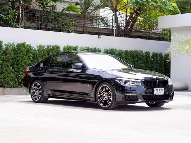 BMW Series 5 2020 530e Sedan ปลั๊กอินไฮบริด (PHEV) ไม่ติดแก๊ส เกียร์อัตโนมัติ ดำ รูปที่ 4