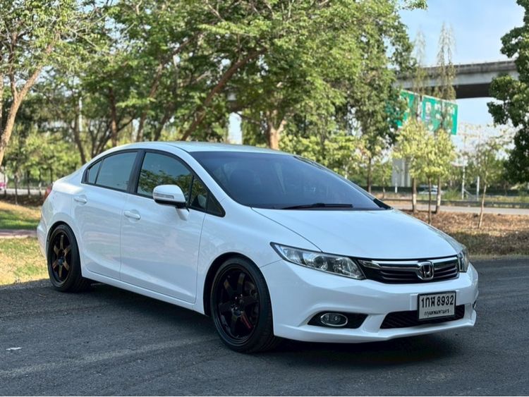 Honda Civic 2013 1.8 E i-VTEC Sedan เบนซิน ไม่ติดแก๊ส เกียร์อัตโนมัติ ขาว รูปที่ 2
