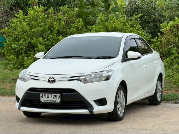 รถ Toyota Vios 1.5 E สี ขาว