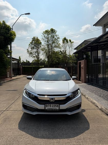 รถ Honda Civic 1.8 E i-VTEC สี ขาว