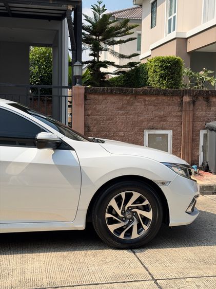 Honda Civic 2019 1.8 E i-VTEC เบนซิน เกียร์อัตโนมัติ ขาว รูปที่ 4