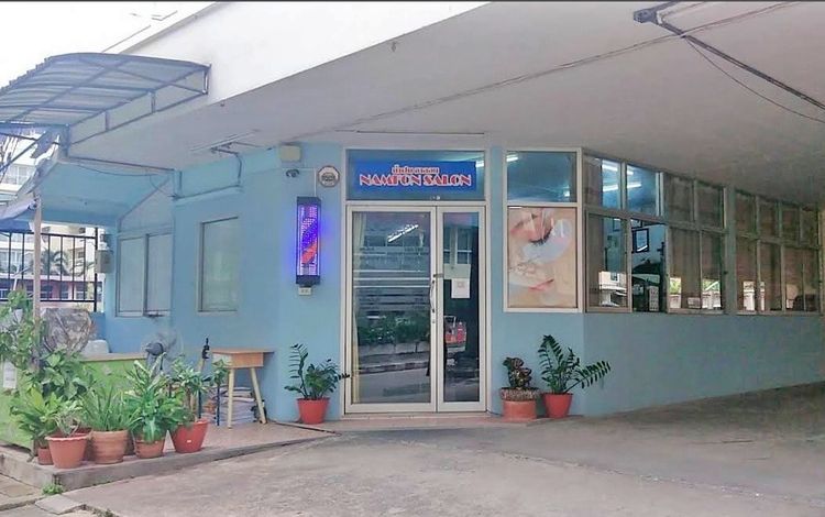 เซ้งร้านเสริมสวย รามคำแหง 40ติดเซเว่นและโลตัส มีที่จอดรถสะดวก โซนคนพักอาศัยจำนวนมาก