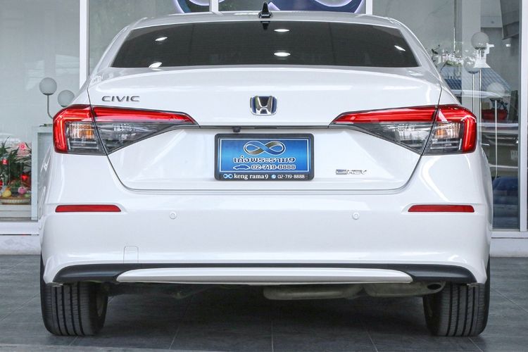 Honda Civic 2023 2.0 eHEV EL+ Sedan ไฮบริด เกียร์อัตโนมัติ ขาว รูปที่ 3
