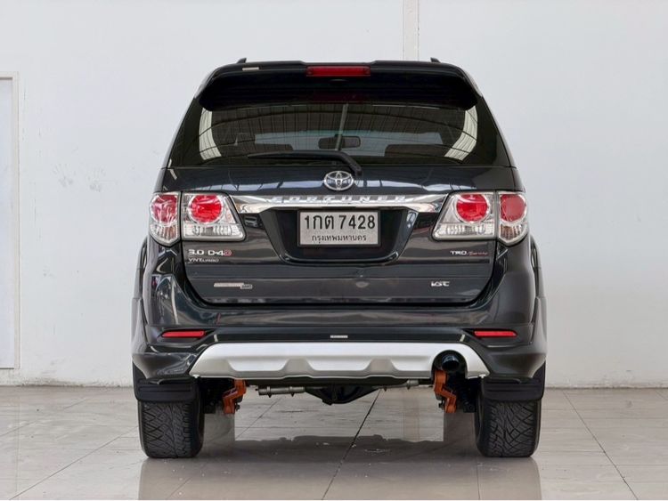 Toyota Fortuner 2013 3.0 TRD Sportivo 4WD Utility-car ดีเซล ไม่ติดแก๊ส เกียร์อัตโนมัติ ดำ รูปที่ 4