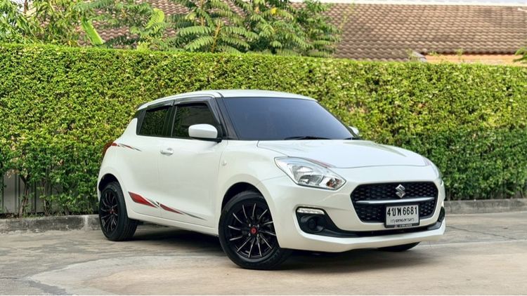 รถ Suzuki Swift 1.2 GL สี ขาว