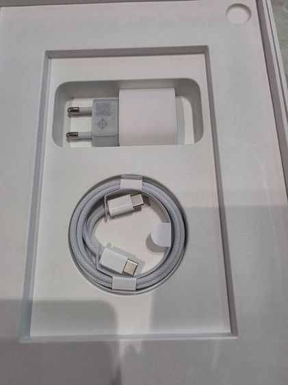 i pad air7 11"  M3.  128gb