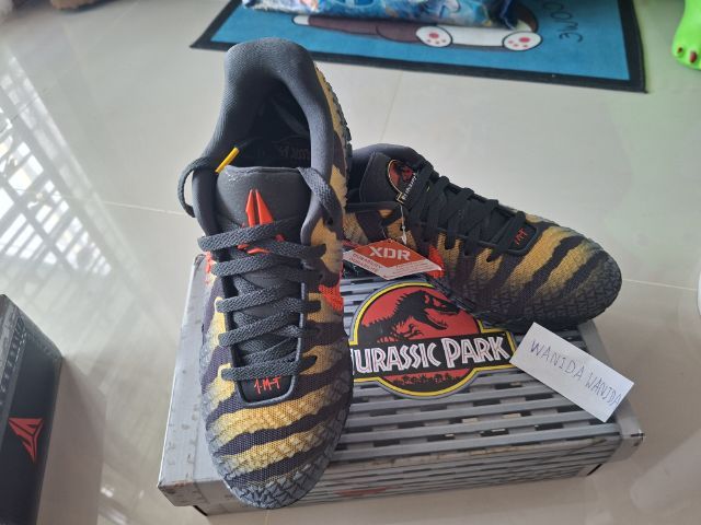 รองเท้าJurassic Park