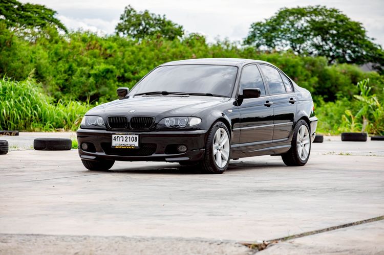 รถ BMW Series 3 318i สี ดำ