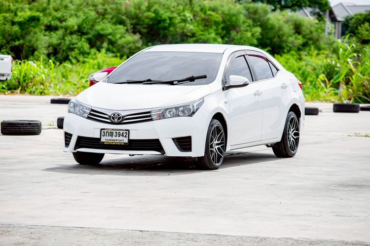 รถ Toyota Altis 1.6 G สี ขาว