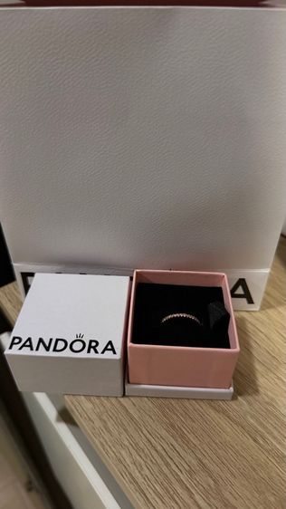  แหวน Pandora 14k Rose Gold Plated Ring with Pink Stone อุปกรณ์ครบกล่อง ถุงผ้า ถุงกระดาษ รูปที่ 2