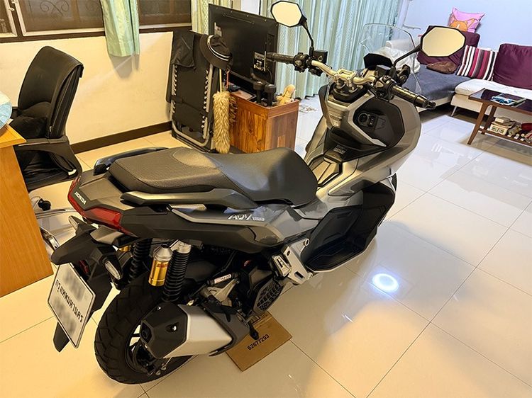 Honda ADV150 ปี 2021 สีบรอนซ์เทา รูปที่ 3