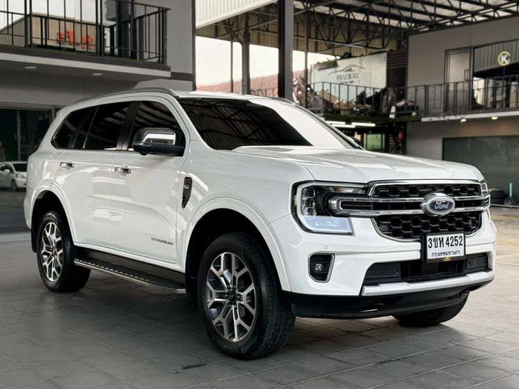 Ford Everest 2023 2.0 Titanium Plus Utility-car ดีเซล ไม่ติดแก๊ส เกียร์อัตโนมัติ ขาว รูปที่ 3