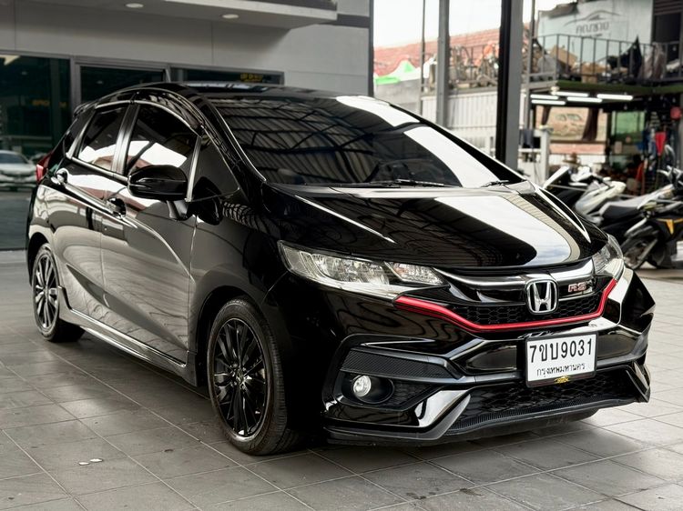 Honda Jazz 2017 1.5 RS i-VTEC Sedan เบนซิน ไม่ติดแก๊ส เกียร์อัตโนมัติ ดำ รูปที่ 3