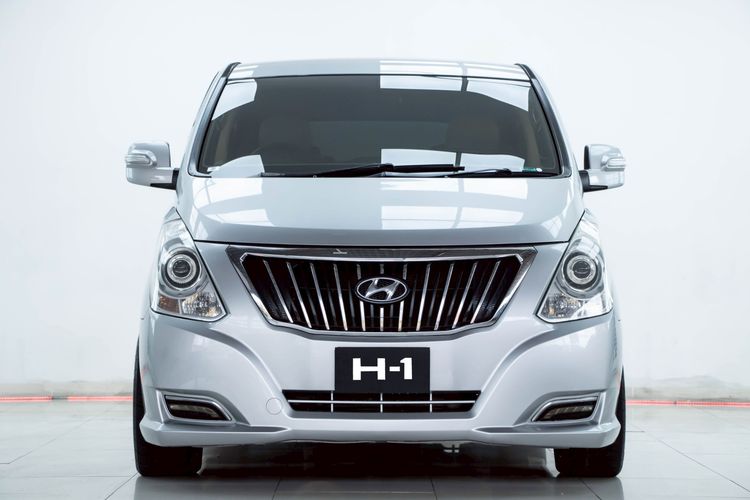 Hyundai H-1  2017 2.5 Elite Utility-car ดีเซล ไม่ติดแก๊ส เกียร์อัตโนมัติ เทา รูปที่ 4