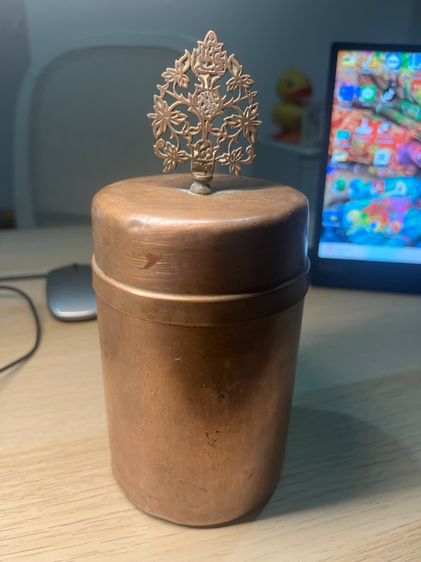 กระป๋องชาทองแดงวินเทจ ฝาฉลุลายดอกบัว งานสะสมสวยคลาสสิก
