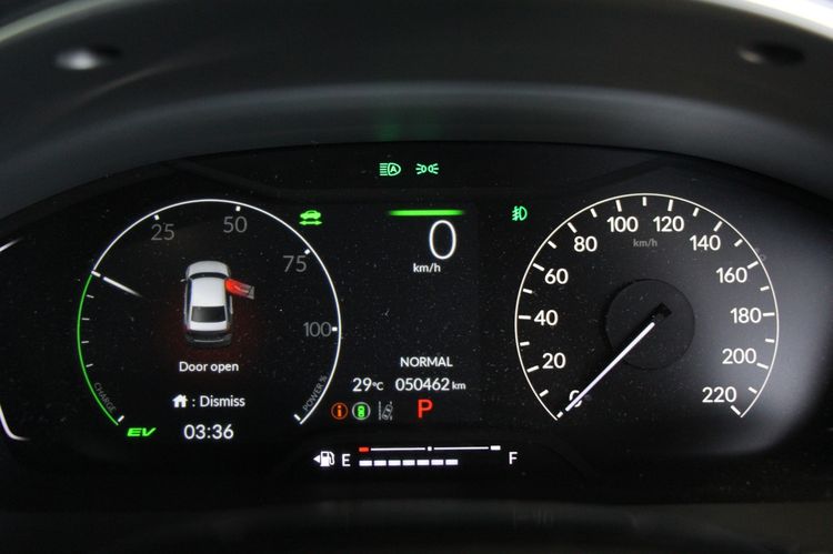 Honda Civic 2024 2.0 eHEV EL+ Sedan ไฮบริด ไม่ติดแก๊ส เกียร์อัตโนมัติ ขาว รูปที่ 4